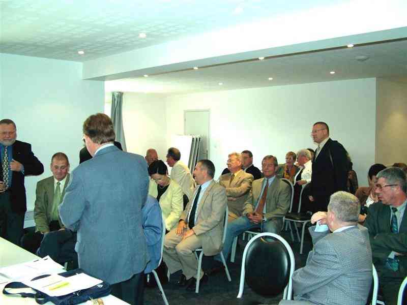 02_Im 21 (Balvay).jpg - ... les membres se préparent.